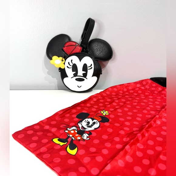 Minnie Mouse Pass Holder Shanghai Disney Exclusive With Reusable Tote. - Picture 3 of 7